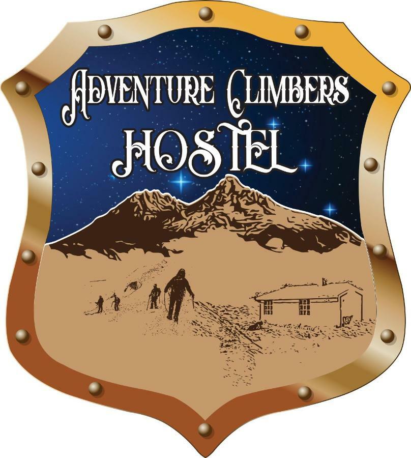 Hostal Adventure Climbers Latacunga Exterior photo